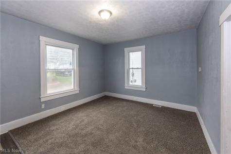 327 Schrock Place SW Canton OH 44647