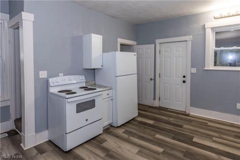 327 Schrock Place SW Canton OH 44647