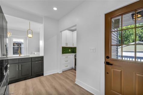 1351 Beach Avenue Lakewood OH 44107