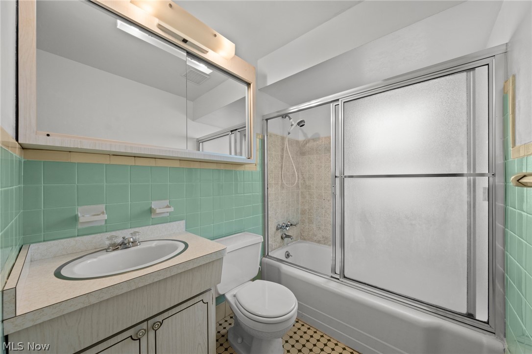 2558 Canterbury Road Cleveland Heights OH 44118