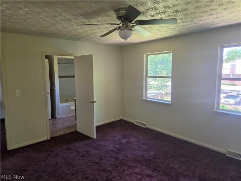 4852 Shadow Oak Drive Youngstown OH 44515