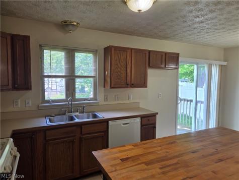 4852 Shadow Oak Drive Youngstown OH 44515