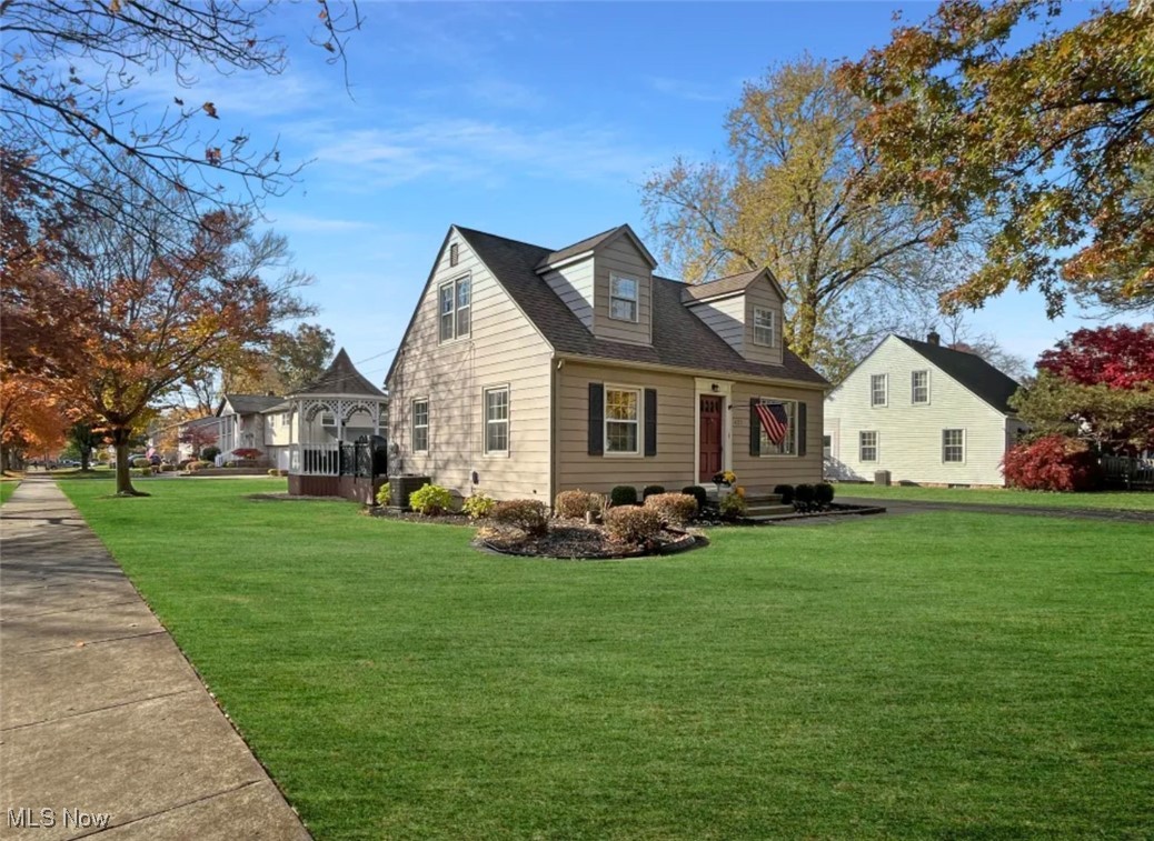 422 E 7th Street Mcdonald OH 44437