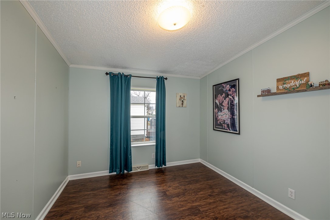 140 Luxor Lane Amherst OH 44001