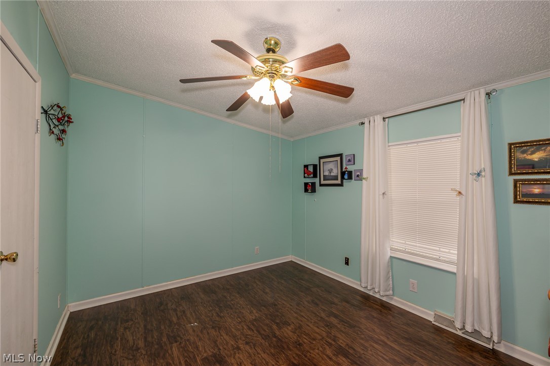 140 Luxor Lane Amherst OH 44001