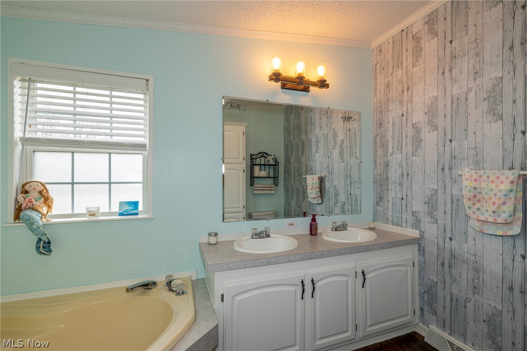 140 Luxor Lane Amherst OH 44001