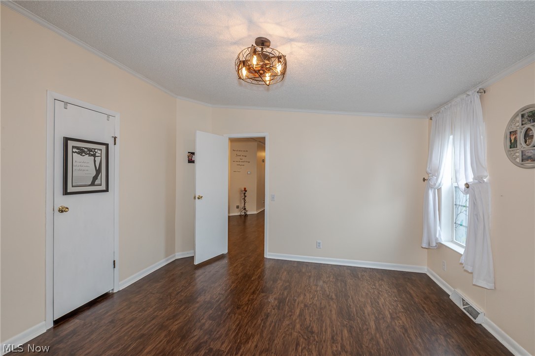140 Luxor Lane Amherst OH 44001