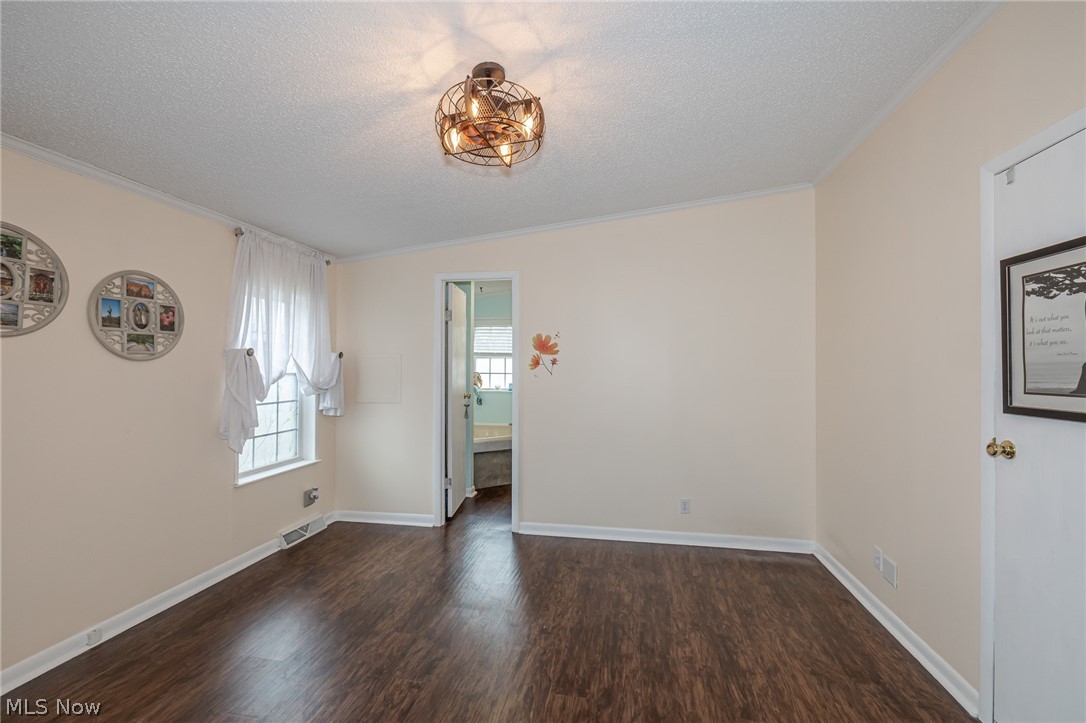 140 Luxor Lane Amherst OH 44001