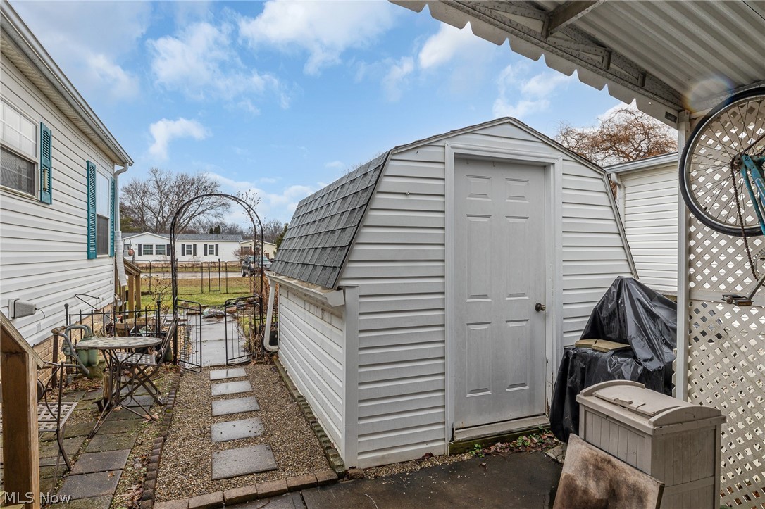 140 Luxor Lane Amherst OH 44001