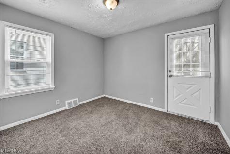 4310 E 162nd Street Cleveland OH 44128