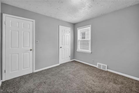 4310 E 162nd Street Cleveland OH 44128
