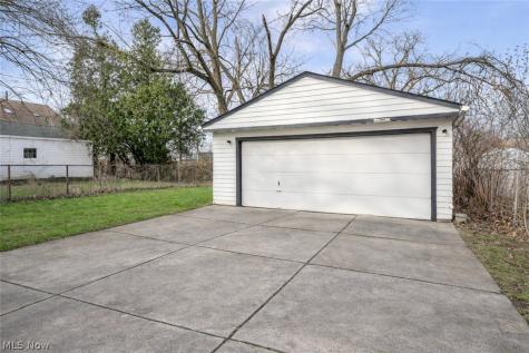 4310 E 162nd Street Cleveland OH 44128