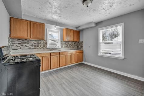 4310 E 162nd Street Cleveland OH 44128
