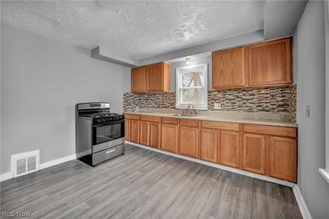 4310 E 162nd Street Cleveland OH 44128
