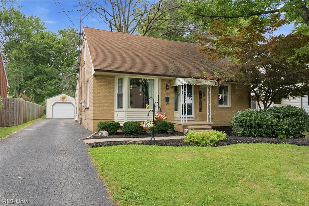 716 Eastland Avenue SE Warren OH 44484