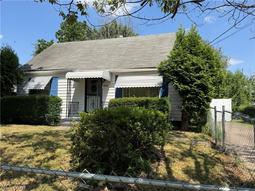 2544 Gilbert Avenue NE Canton OH 44705