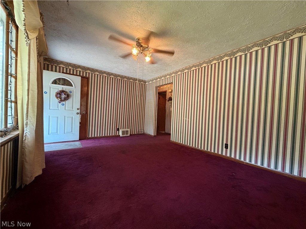 2544 Gilbert Avenue NE Canton OH 44705
