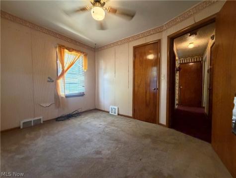 2544 Gilbert Avenue NE Canton OH 44705