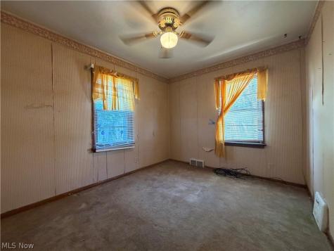 2544 Gilbert Avenue NE Canton OH 44705