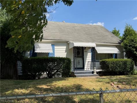 2544 Gilbert Avenue NE Canton OH 44705