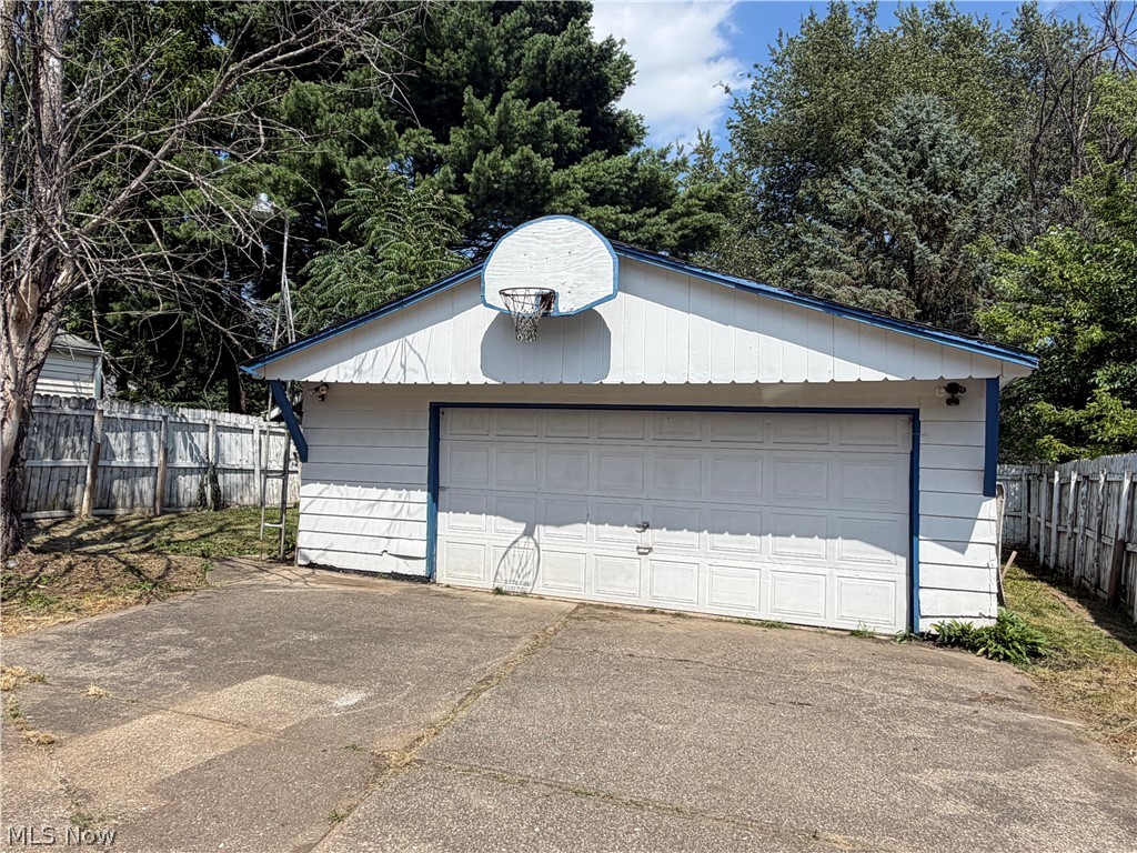 2544 Gilbert Avenue NE Canton OH 44705