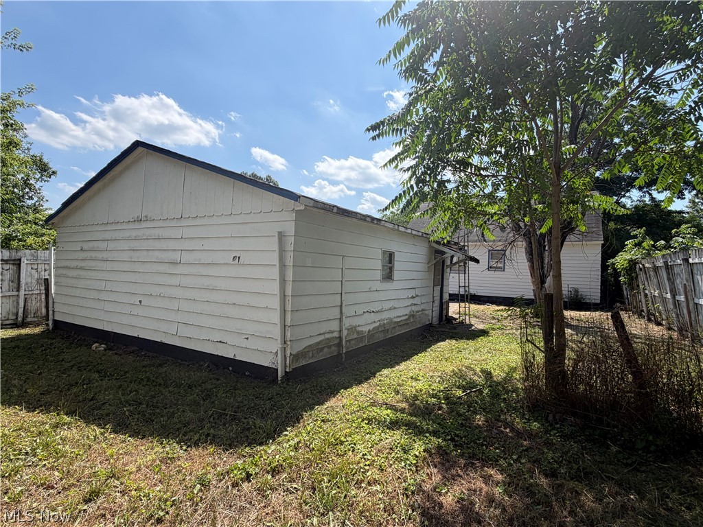 2544 Gilbert Avenue NE Canton OH 44705