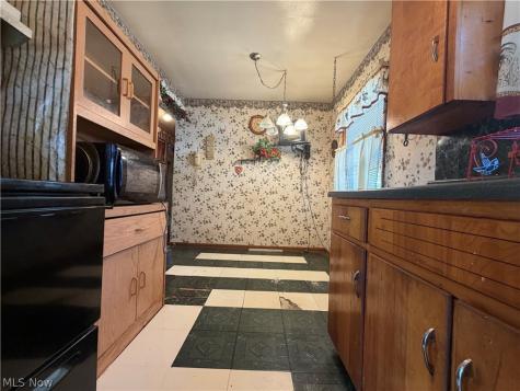 2544 Gilbert Avenue NE Canton OH 44705