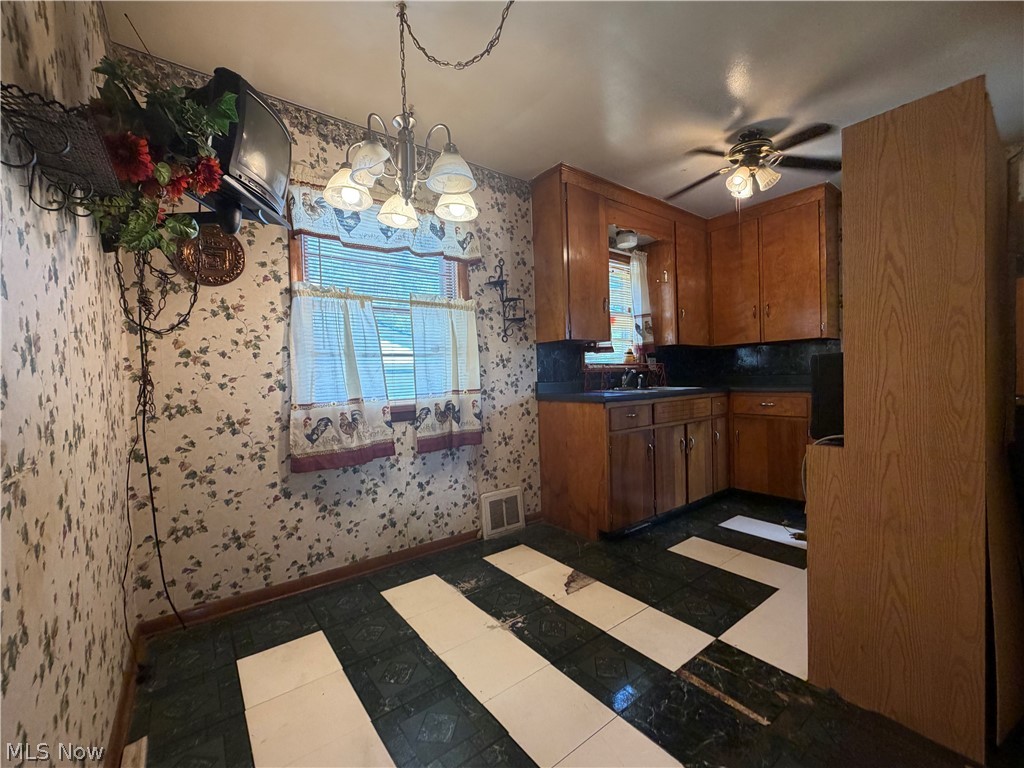 2544 Gilbert Avenue NE Canton OH 44705