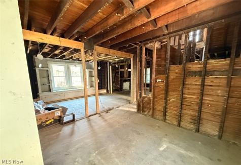 9006 Tioga Avenue Cleveland OH 44105