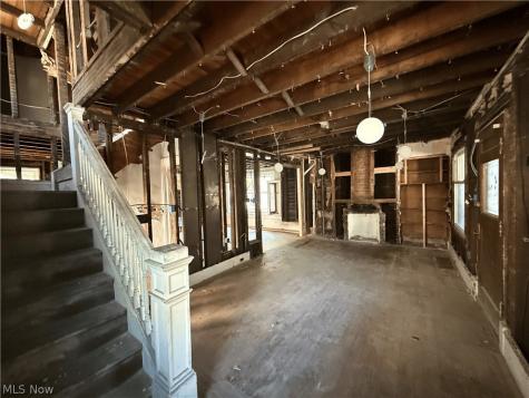 9006 Tioga Avenue Cleveland OH 44105