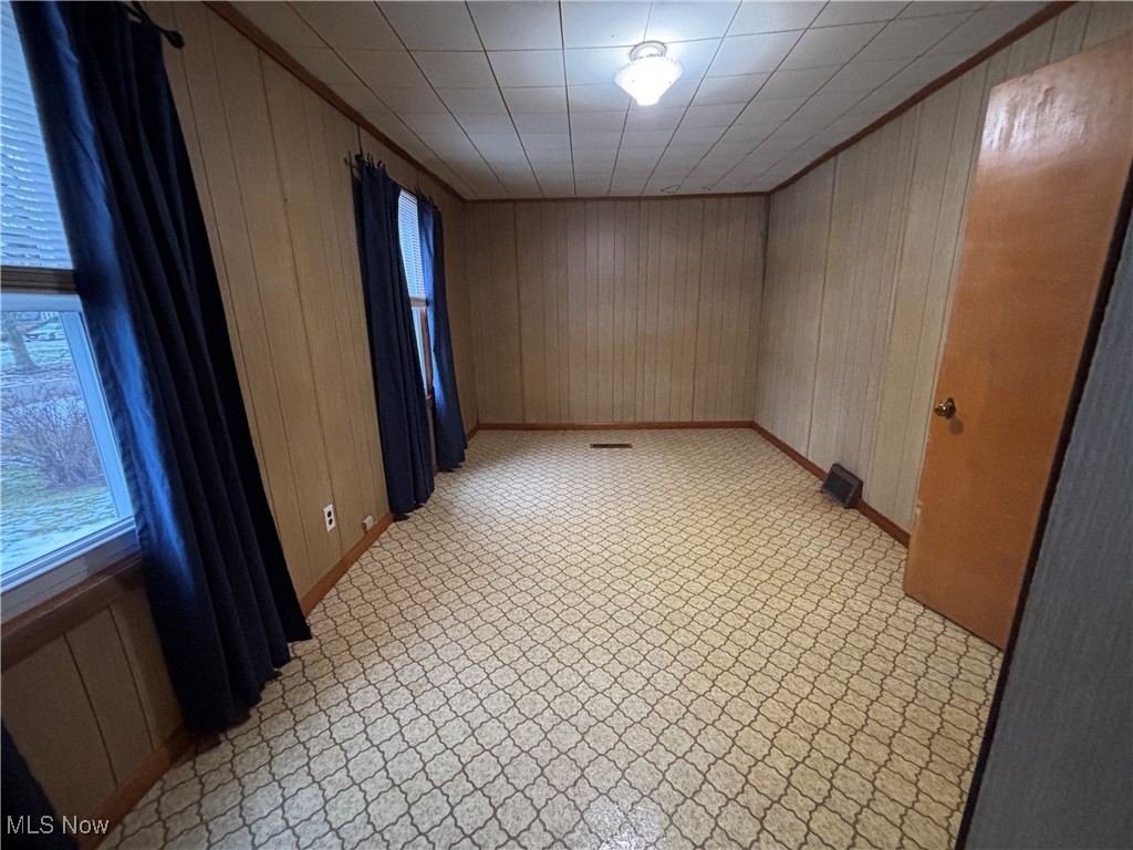 4828 Damon Avenue NW Warren OH 44483