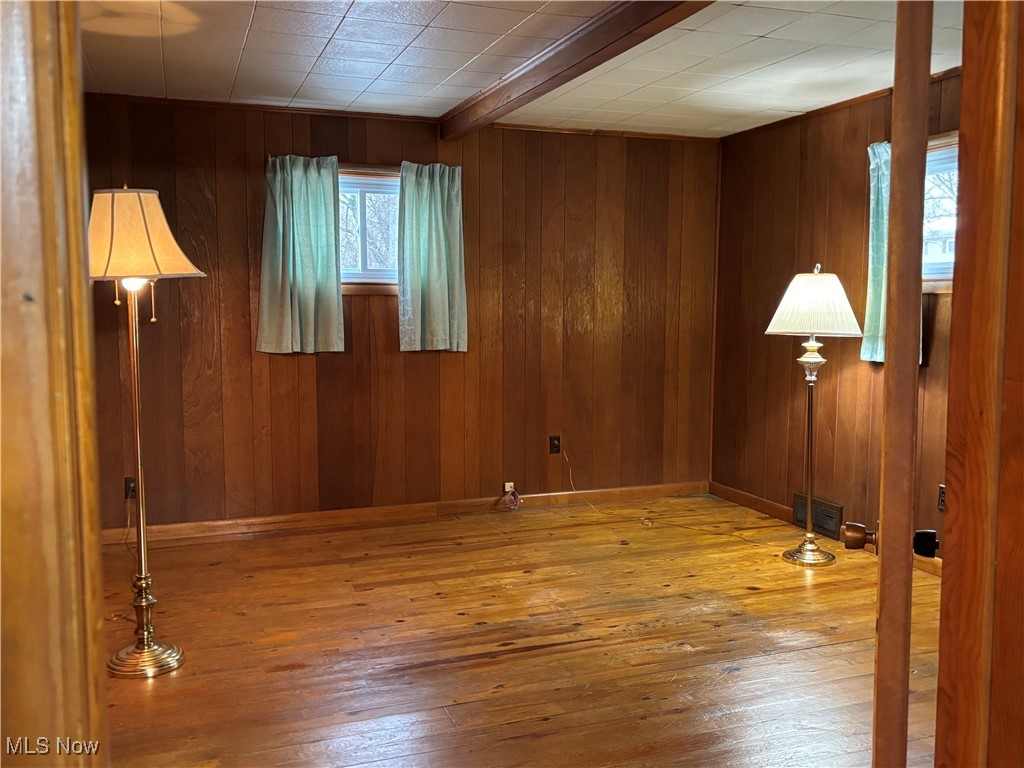 4828 Damon Avenue NW Warren OH 44483