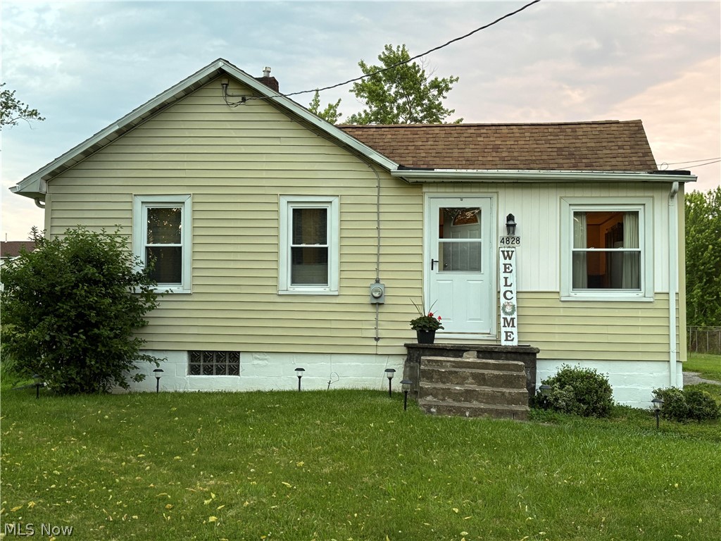 4828 Damon Avenue NW Warren OH 44483