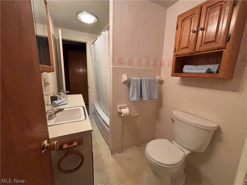 4828 Damon Avenue NW Warren OH 44483