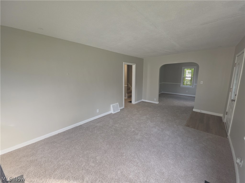 25 Woolf Avenue Akron OH 44312