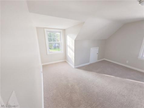25 Woolf Avenue Akron OH 44312