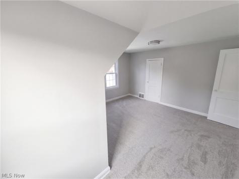 25 Woolf Avenue Akron OH 44312