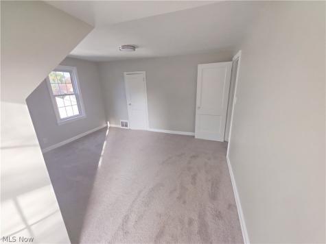 25 Woolf Avenue Akron OH 44312