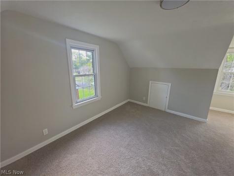 25 Woolf Avenue Akron OH 44312