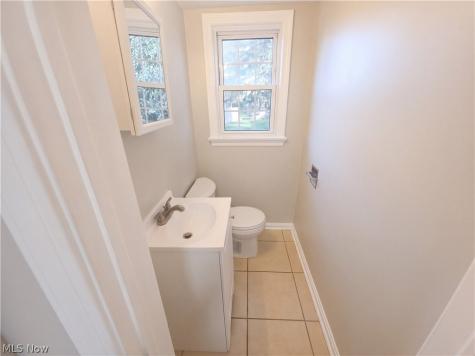 25 Woolf Avenue Akron OH 44312