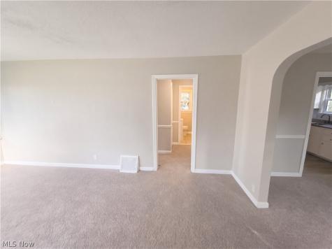25 Woolf Avenue Akron OH 44312
