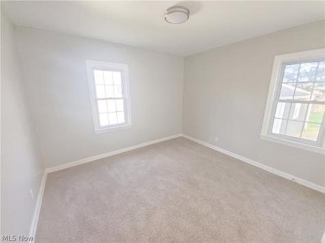 25 Woolf Avenue Akron OH 44312
