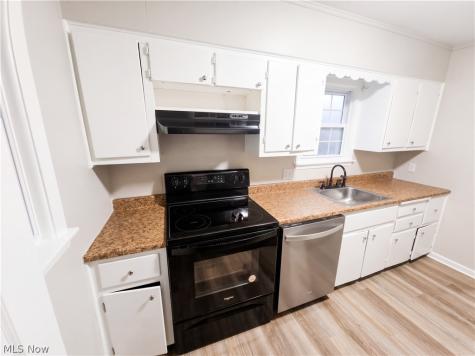 25 Woolf Avenue Akron OH 44312