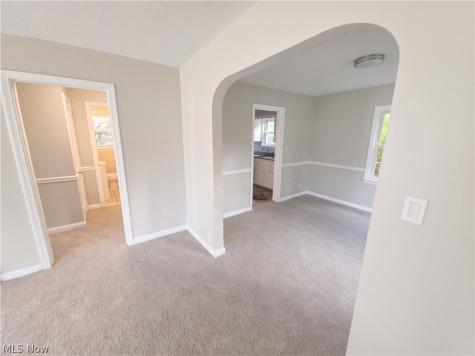 25 Woolf Avenue Akron OH 44312