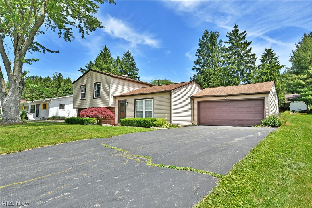 566 Greenleaf Avenue NE Warren OH 44484
