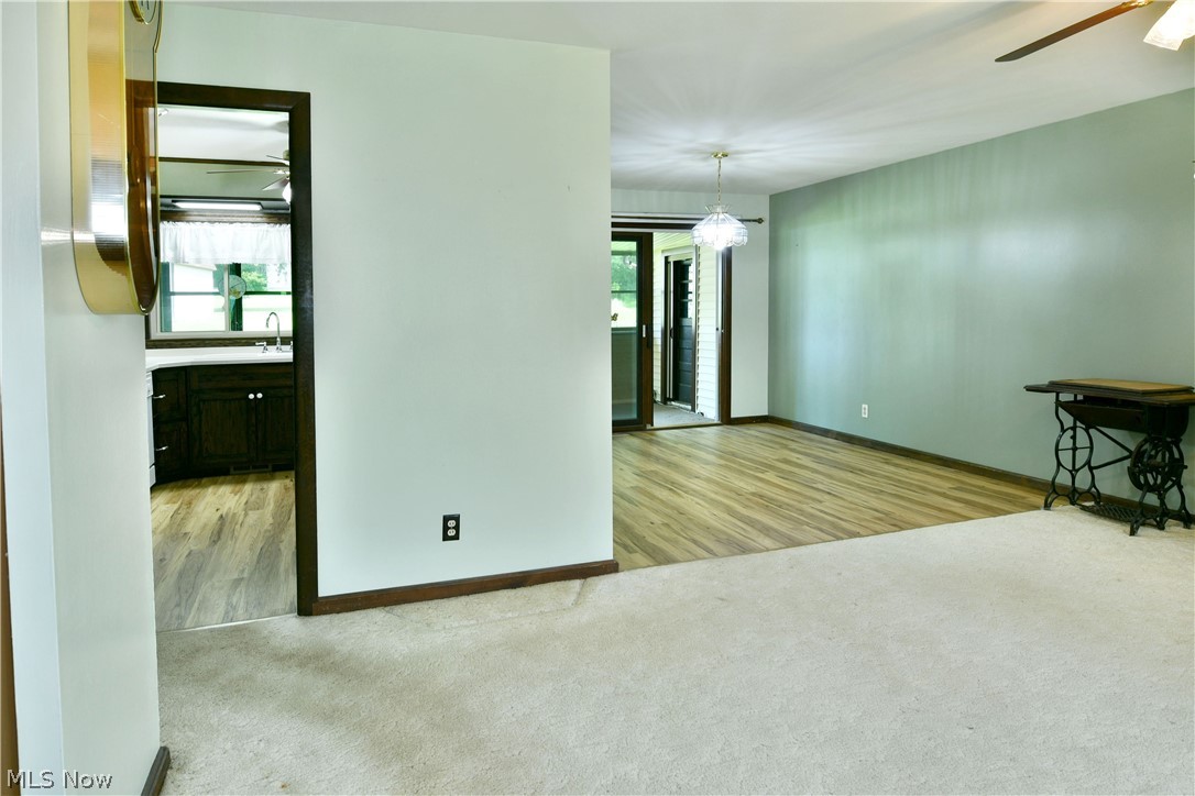 566 Greenleaf Avenue NE Warren OH 44484