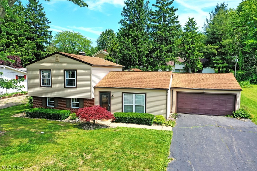 566 Greenleaf Avenue NE Warren OH 44484
