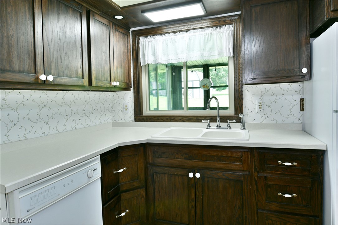 566 Greenleaf Avenue NE Warren OH 44484