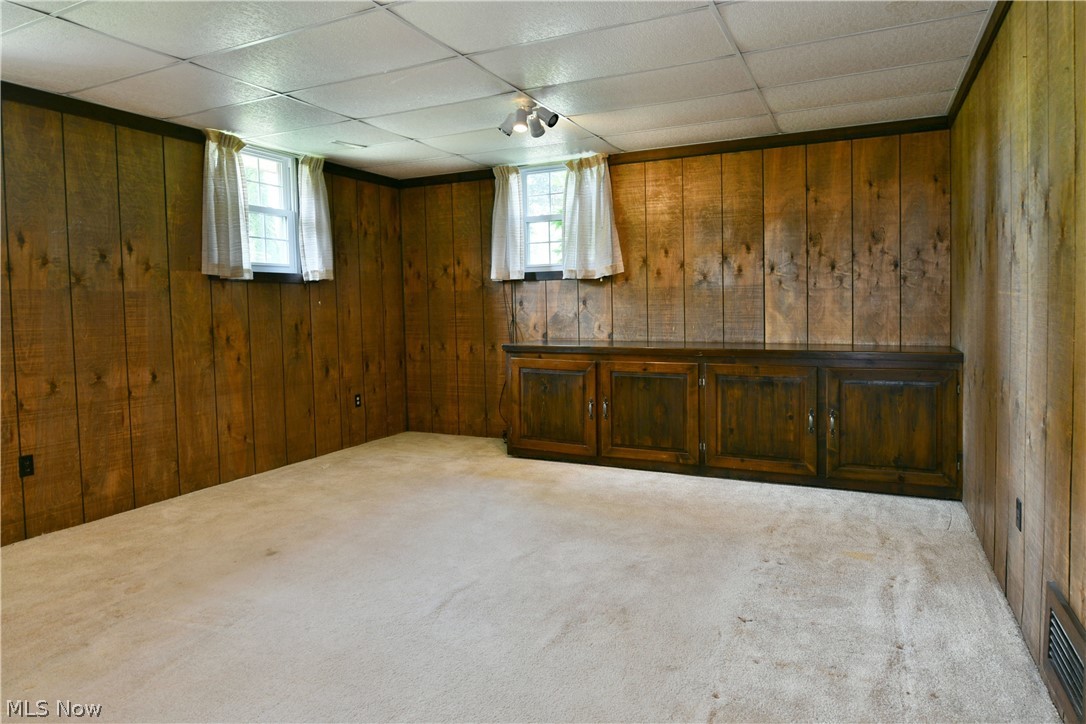 566 Greenleaf Avenue NE Warren OH 44484