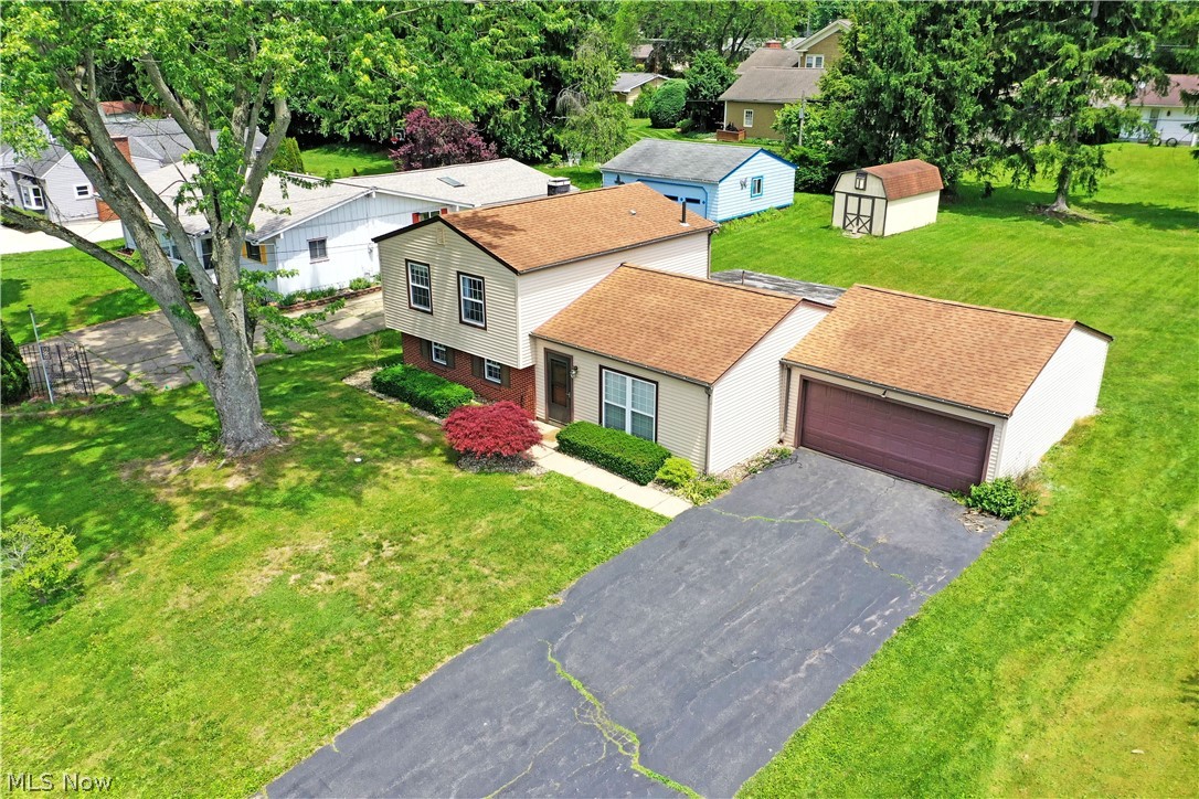 566 Greenleaf Avenue NE Warren OH 44484